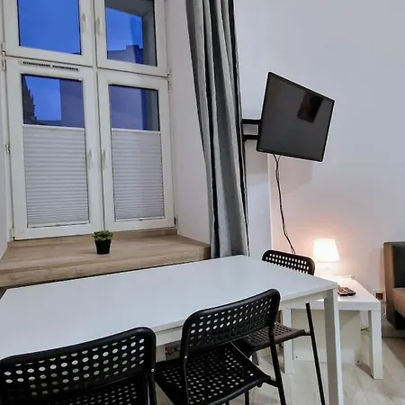 Old Market Drewnowska Manufaktura&parking Лодзь